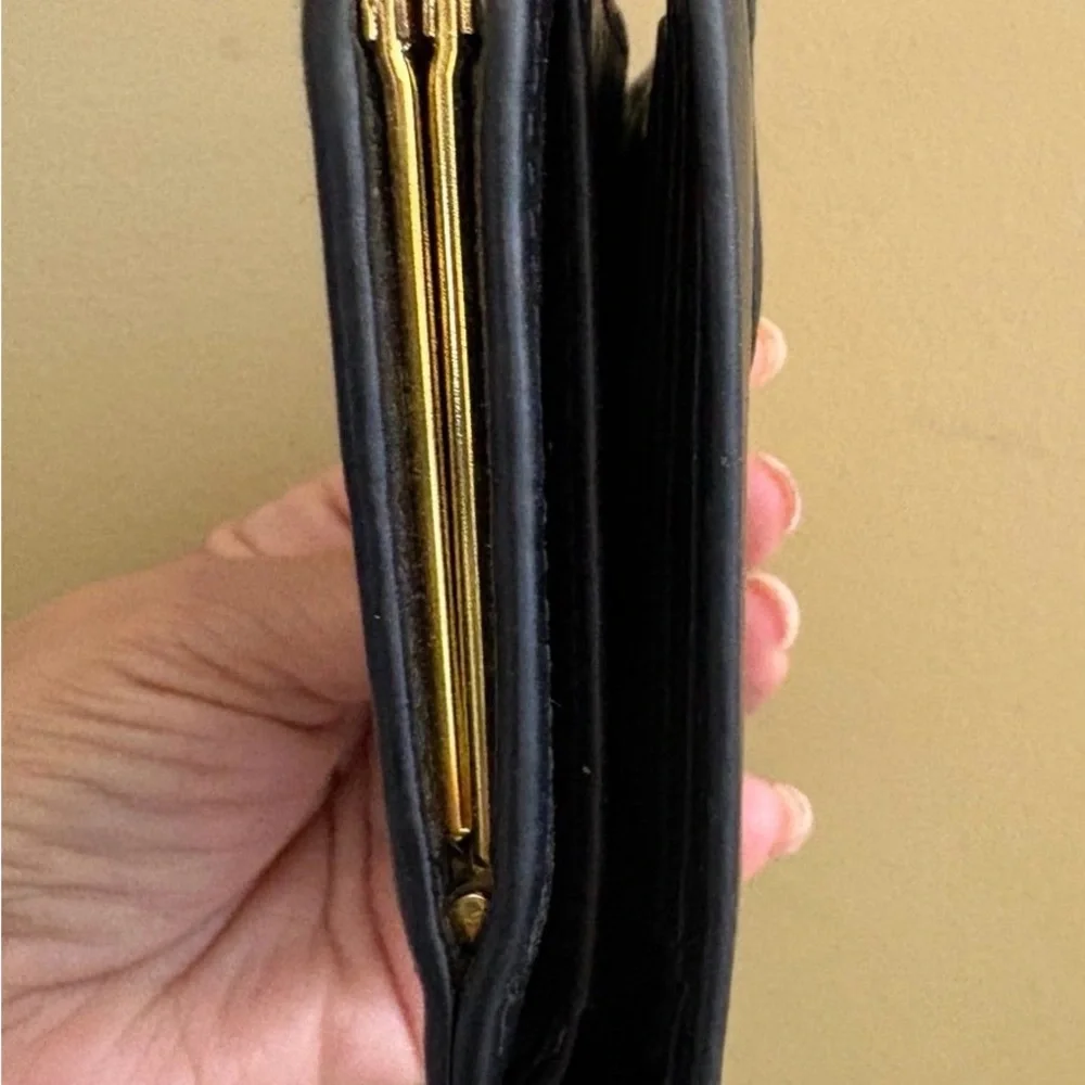 Vintage Coach Black Buffalo Leather Kiss-Lock Bifold Wallet